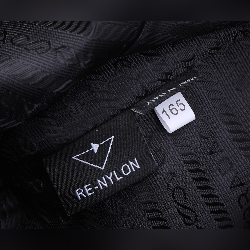 新款首發 原單品質 Prada 春夏新款尼龍小包 2NE789 采用原廠降落傘布