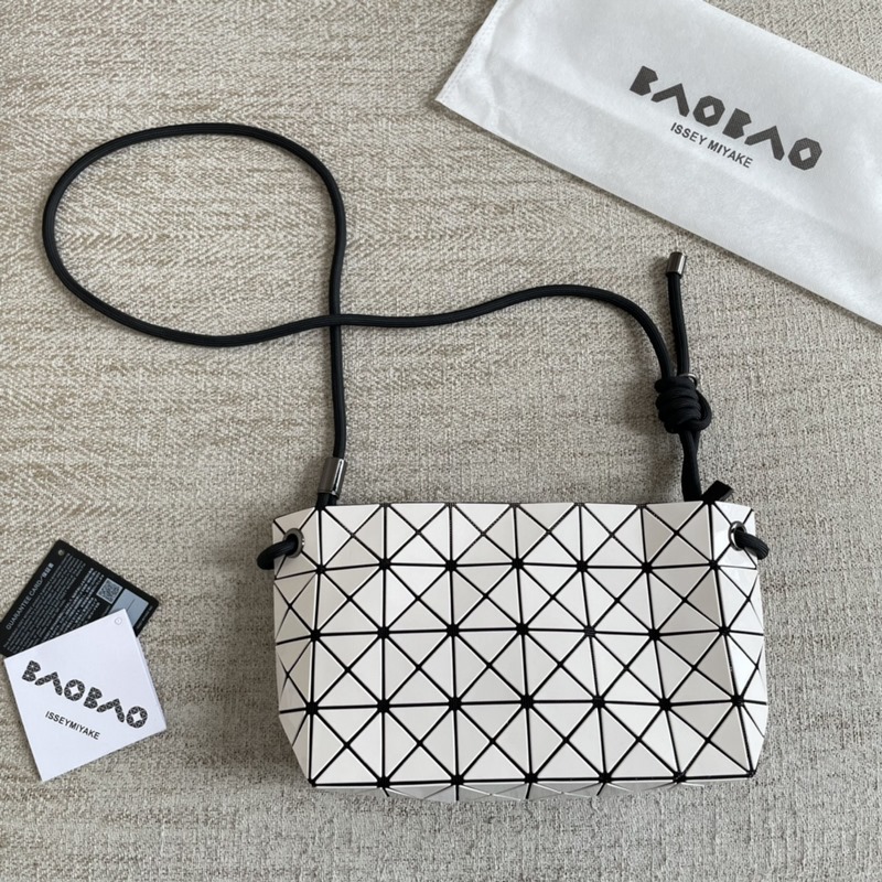 米白色 三宅一生豆腐包 新款 貿易公司渠道出口訂單 代工廠出品 肩帶可以調節長短