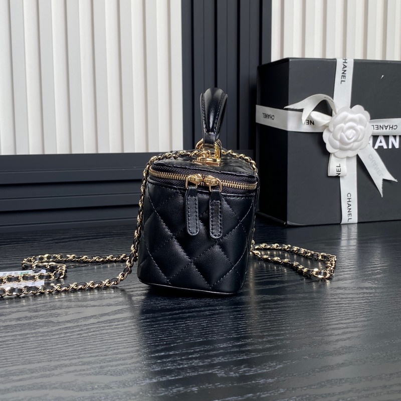 CHANEL - CHANEL シルクトップ 美品 全新大全配CHANEL 24P牛仔愛心胸針💙ABC729｜PopChill 拍拍圈