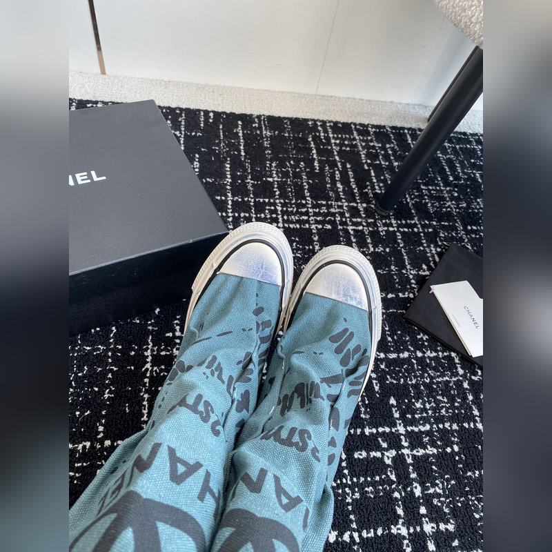 CHANEL 香奈兒  網(wǎng)紅爆款中古 塗鴉帆布鞋 太有範(fàn)兒了 複古coco女鞋