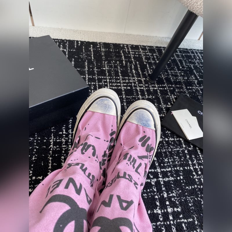 CHANEL 香奈兒  網(wǎng)紅爆款中古 塗鴉帆布鞋 太有範(fàn)兒了 複古coco女鞋