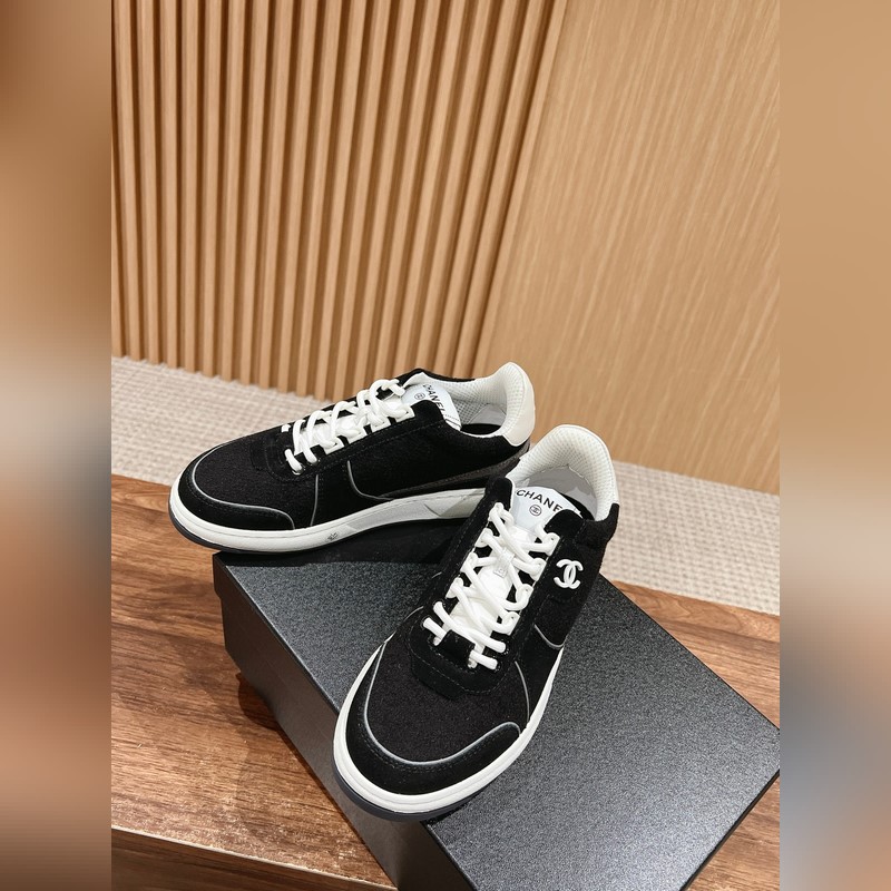 香奈兒新配色毛呢休閑滑闆鞋 熊貓運動鞋，小紅書博主們都很愛頻頻推薦個個都是時髦精