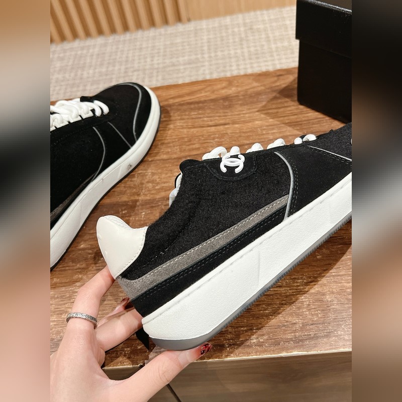 香奈兒新配色毛呢休閑滑闆鞋 熊貓運動鞋，小紅書博主們都很愛頻頻推薦個個都是時髦精