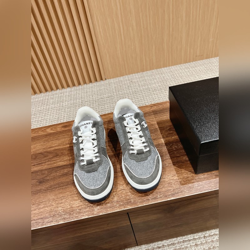 香奈兒新配色毛呢休閑滑闆鞋 熊貓運動鞋，小紅書博主們都很愛頻頻推薦個個都是時髦精