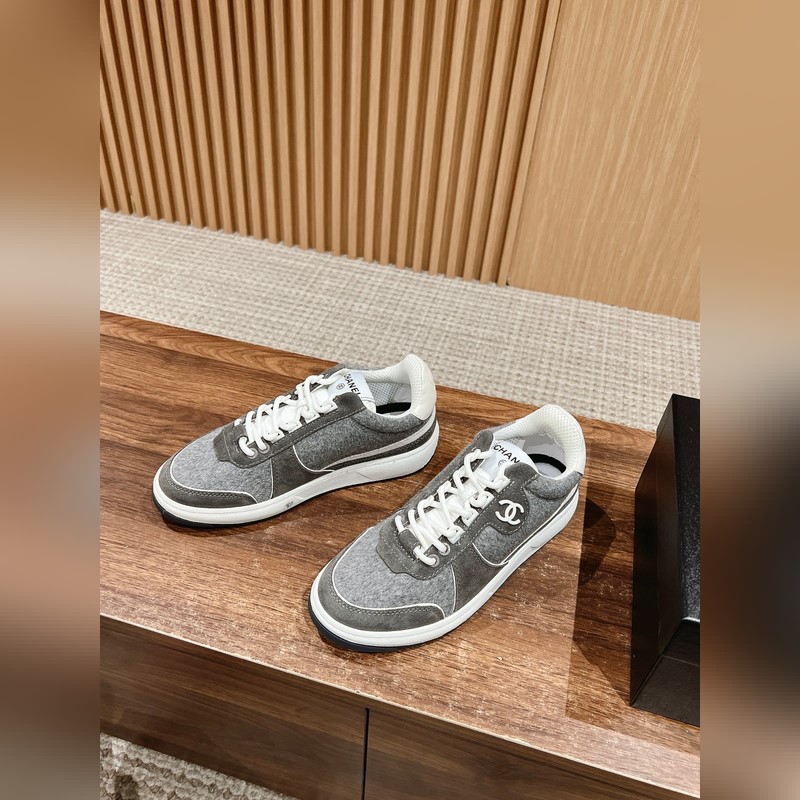 香奈兒新配色毛呢休閑滑闆鞋 熊貓運動鞋，小紅書博主們都很愛頻頻推薦個個都是時髦精