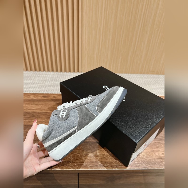 香奈兒新配色毛呢休閑滑闆鞋 熊貓運動鞋，小紅書博主們都很愛頻頻推薦個個都是時髦精