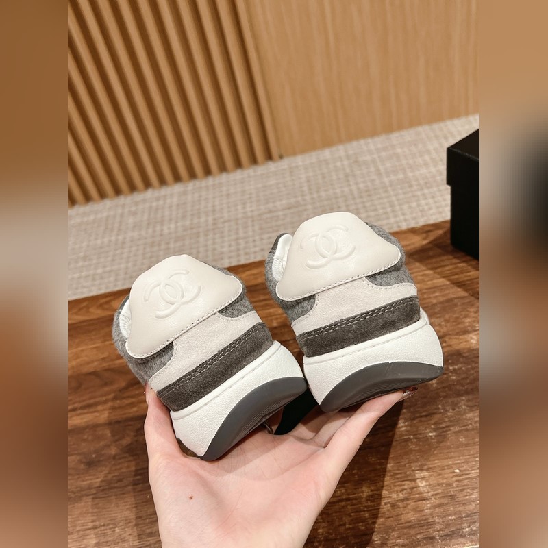 香奈兒新配色毛呢休閑滑闆鞋 熊貓運動鞋，小紅書博主們都很愛頻頻推薦個個都是時髦精