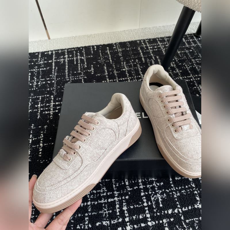 Chanel 香奈兒 24ss 秋冬季新款 休閑運動闆鞋一改以往的進口特殊布