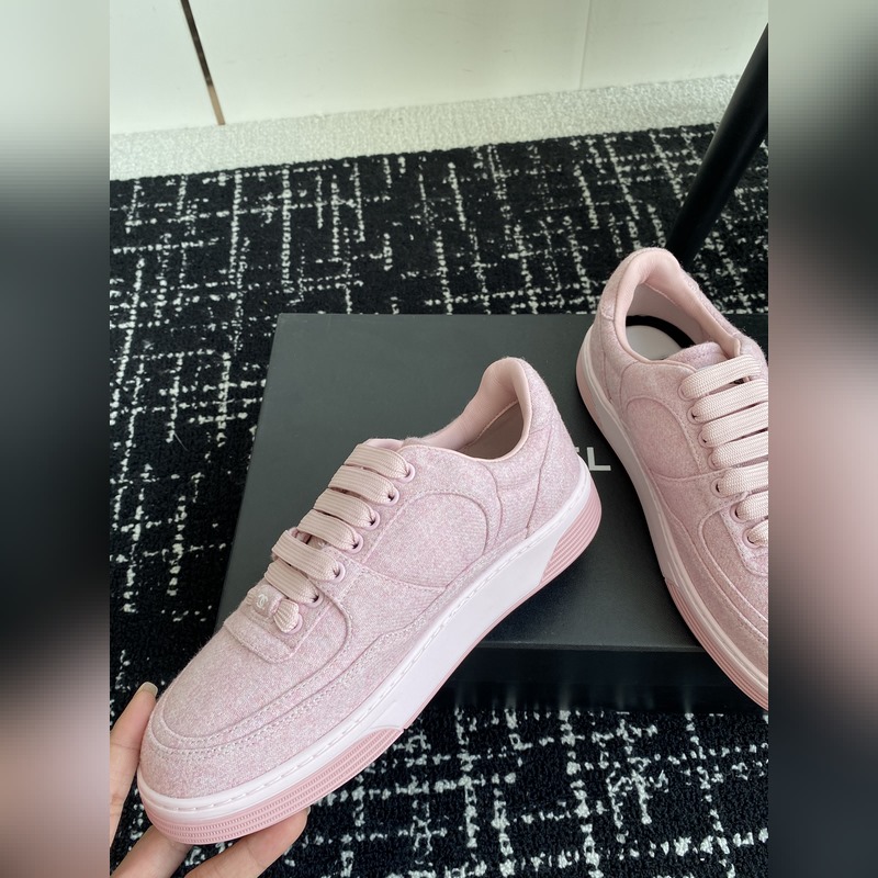 Chanel 香奈兒 24ss 秋冬季新款 休閑運動闆鞋一改以往的進口特殊布