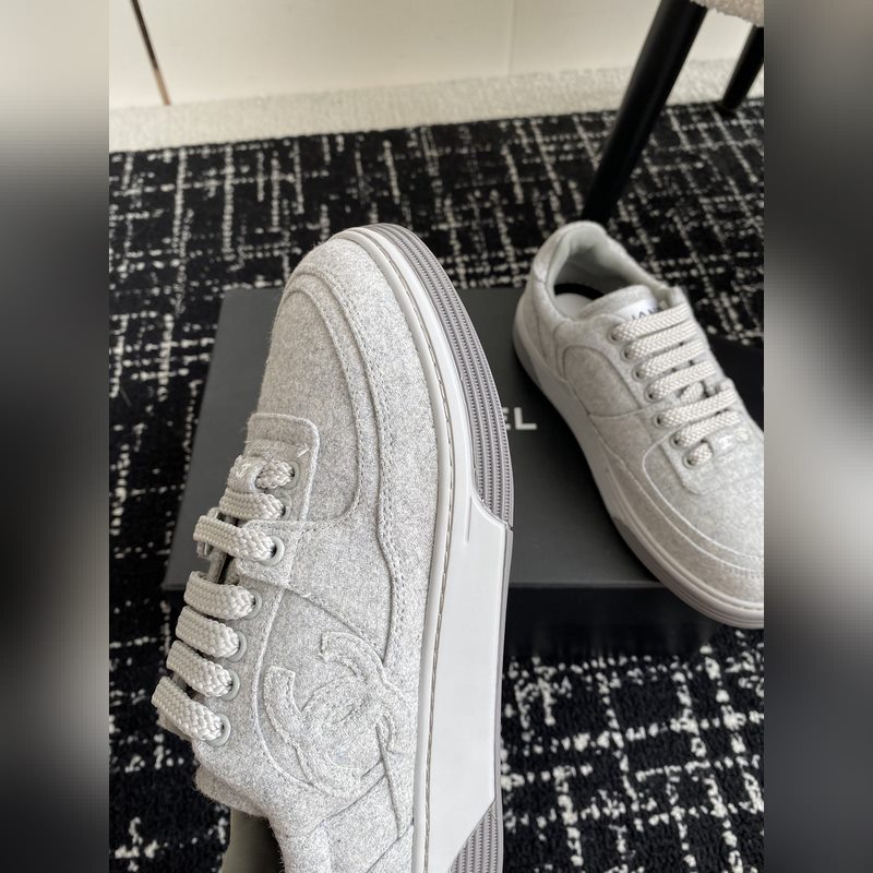 Chanel 香奈兒 24ss 秋冬季新款 休閑運(yùn)動(dòng)闆鞋一改以往的進(jìn)口特殊布