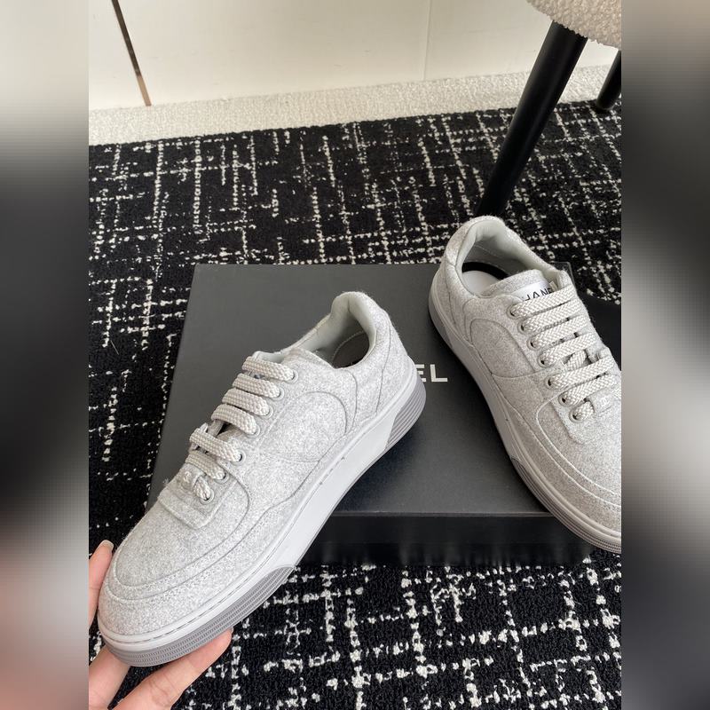 Chanel 香奈兒 24ss 秋冬季新款 休閑運(yùn)動(dòng)闆鞋一改以往的進(jìn)口特殊布