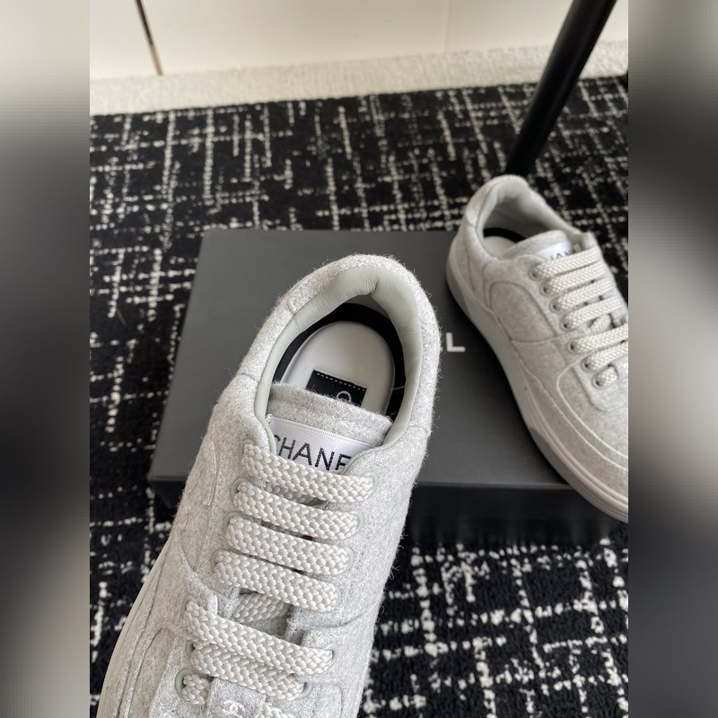 Chanel 香奈兒 24ss 秋冬季新款 休閑運(yùn)動(dòng)闆鞋一改以往的進(jìn)口特殊布