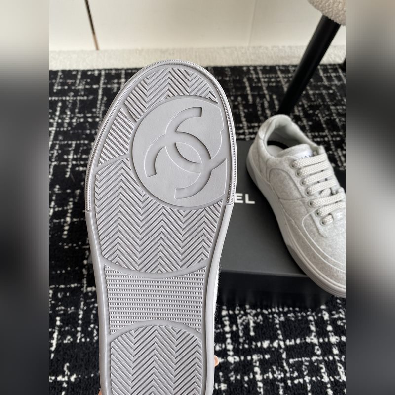 Chanel 香奈兒 24ss 秋冬季新款 休閑運(yùn)動(dòng)闆鞋一改以往的進(jìn)口特殊布