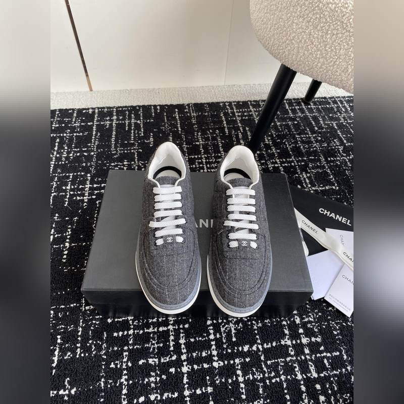 Chanel 香奈兒 24ss 秋冬季新款 休閑運動闆鞋一改以往的進口特殊布