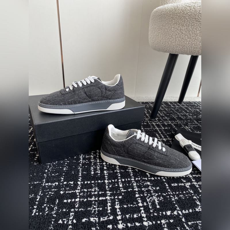 Chanel 香奈兒 24ss 秋冬季新款 休閑運動闆鞋一改以往的進口特殊布