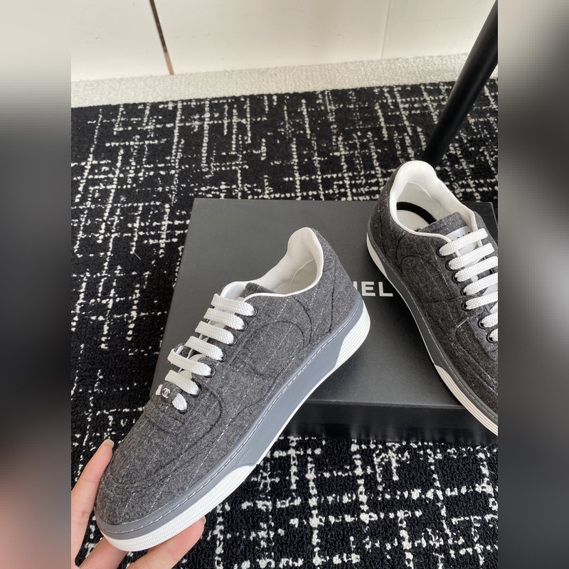 Chanel 香奈兒 24ss 秋冬季新款 休閑運動闆鞋一改以往的進口特殊布