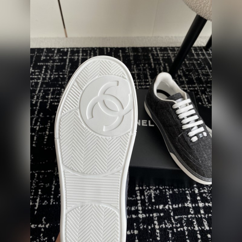 Chanel 香奈兒 24ss 秋冬季新款 休閑運動闆鞋一改以往的進口特殊布