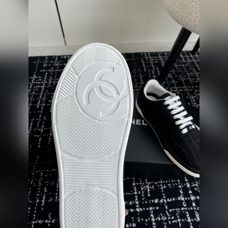 Chanel 香奈兒 24ss 秋冬季新款 休閑運動闆鞋一改以往的進口特殊布