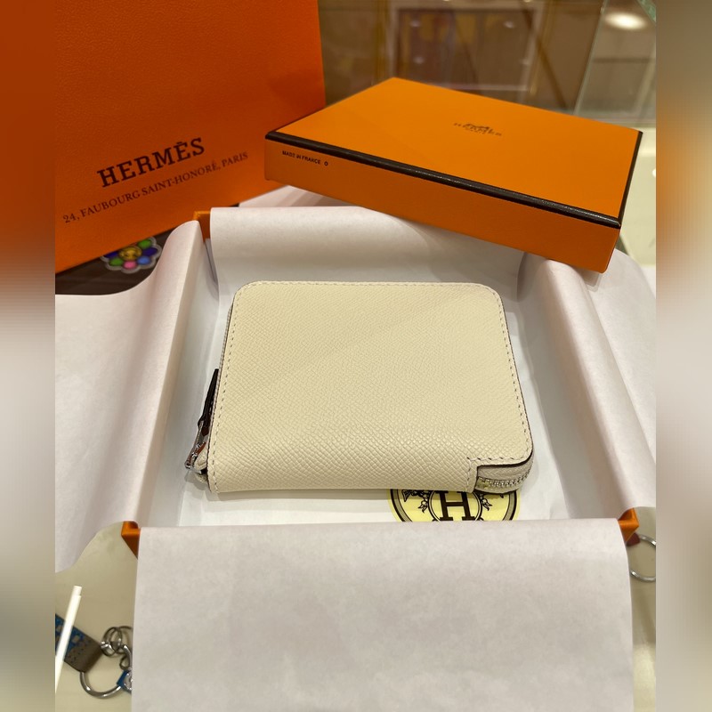 Silk‘in方塊錢包 compact wallet，外皮epsom ，內(nèi)絲質(zhì)，