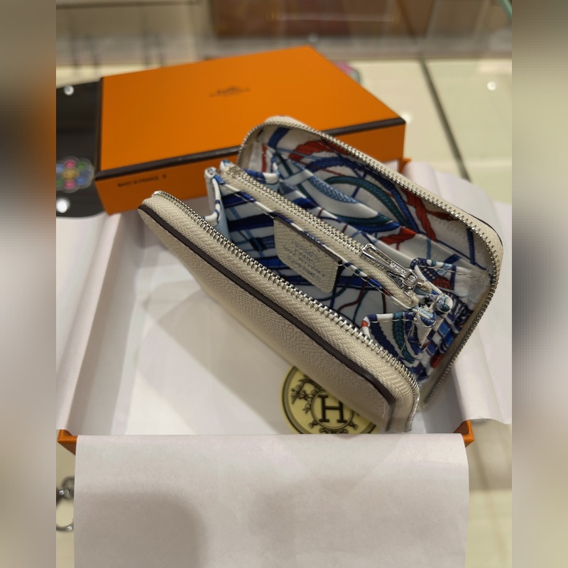 Silk‘in方塊錢包 compact wallet，外皮epsom ，內(nèi)絲質(zhì)，