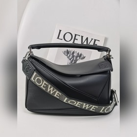 原廠皮  LOEWE    型號3501  小號緞面牛皮革Puzzle 手袋