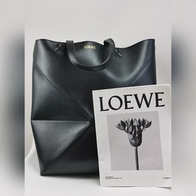 原廠皮  LOEWE    型號1761 大號 Puzzle Fold 大號亮