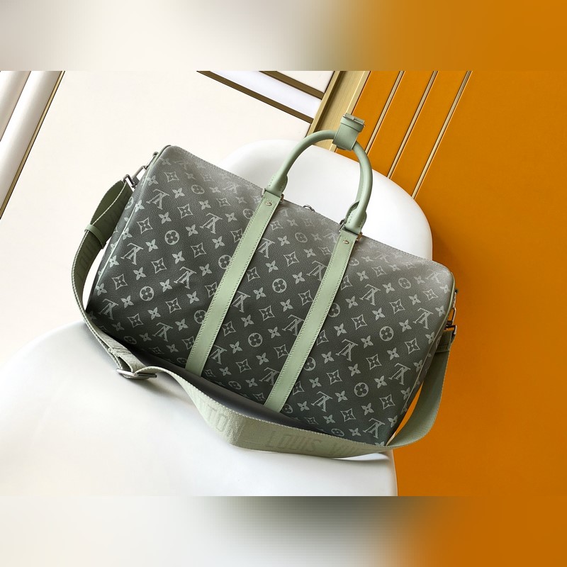 m11718 變碼芯片 用漸變單圖畫布制作，這款keepall帶子包45以其印刷