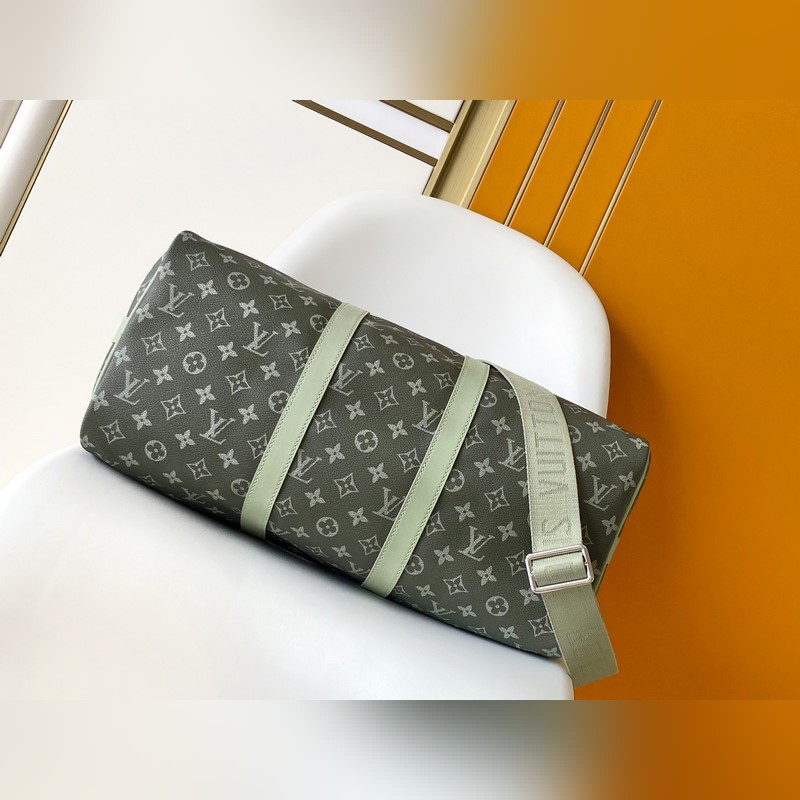 m11718 變碼芯片 用漸變單圖畫布制作，這款keepall帶子包45以其印刷