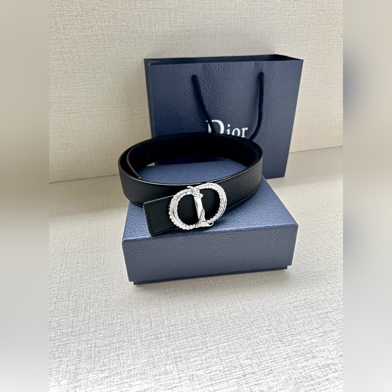 寬度3.5 CM  ，長度80—110歐碼 。