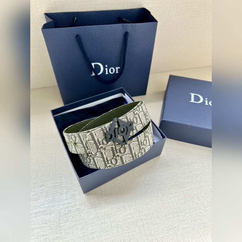 寬度3.5 CM  ，長度80—110歐碼 。