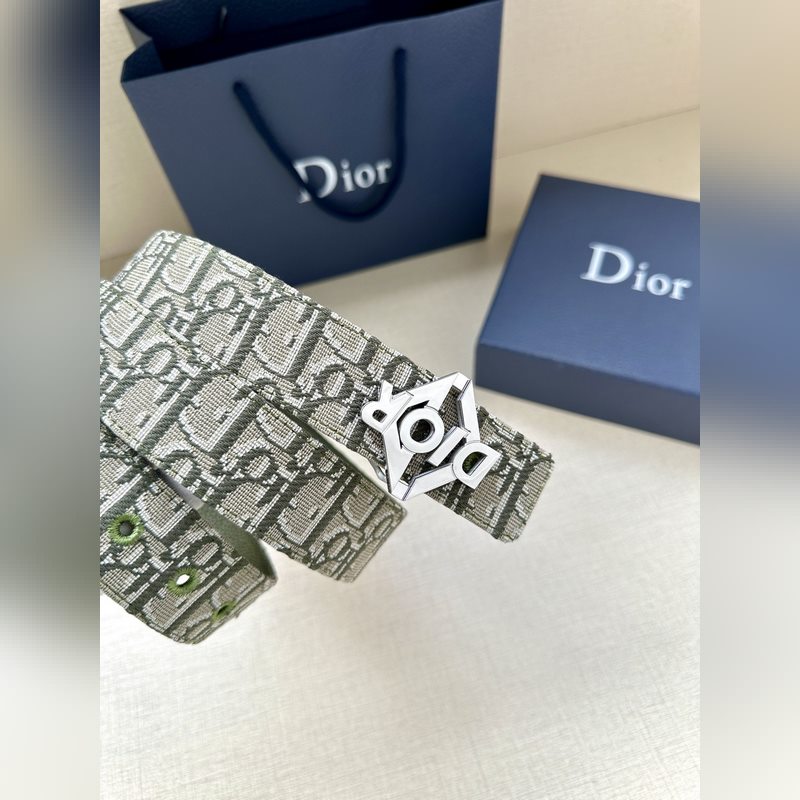 寬度3.5 CM  ，長度80—110歐碼 。