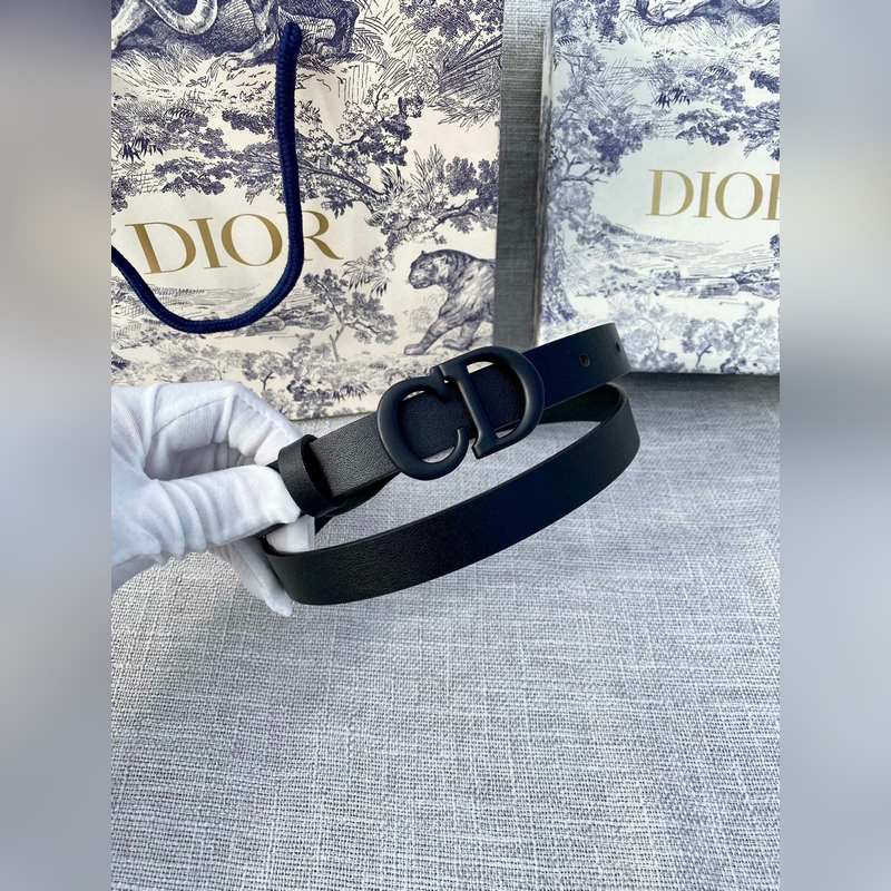 寬度3.5 CM  ，長度80—110歐碼 。