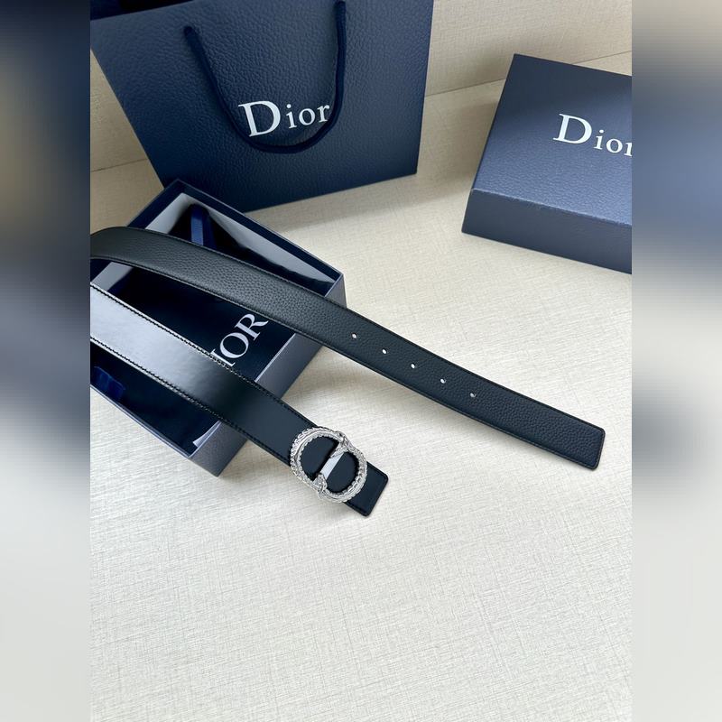 寬度3.5 CM  ，長度80—110歐碼 。