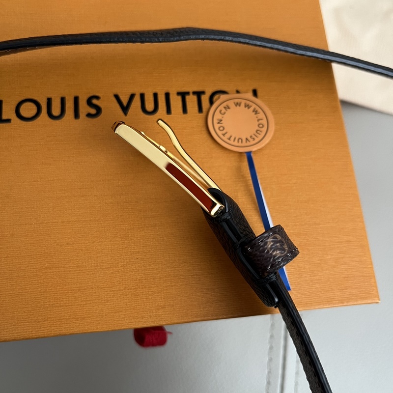 寬度3.0 CM ,長度80-110歐.