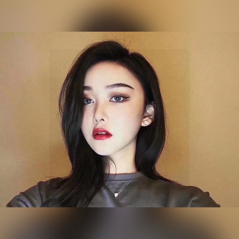 BV寶格麗18k四爪 鑲嵌方鑽 耳釘 經(jīng)典簡(jiǎn)單款人人都愛。定制的官方1：1寶塔切