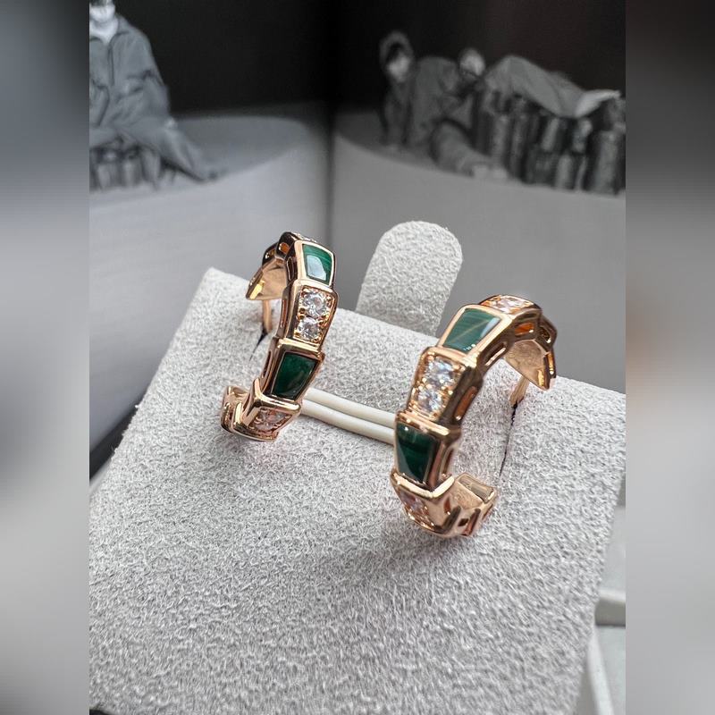 寶格麗 心心念念的Serpenti 蛇耳環(huán)，這個(gè)系列是最讓人著迷的一個(gè)系列，不論