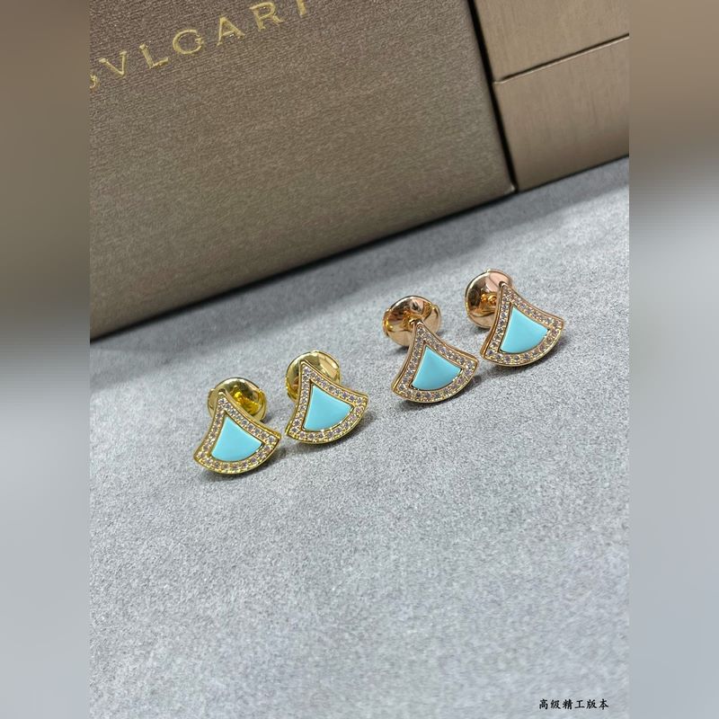 V金材質(zhì) 5240220 寶格麗七夕綠松石裙子耳釘，十足的女性魅力 禮贊意大利式