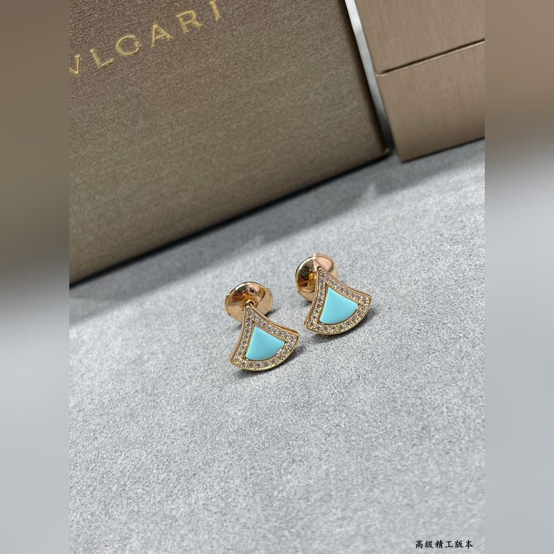 V金材質(zhì) 5240220 寶格麗七夕綠松石裙子耳釘，十足的女性魅力 禮贊意大利式