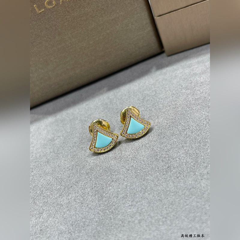 V金材質(zhì) 5240220 寶格麗七夕綠松石裙子耳釘，十足的女性魅力 禮贊意大利式