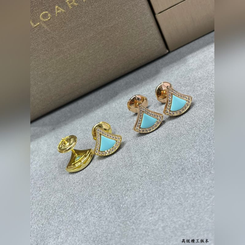 V金材質(zhì) 5240220 寶格麗七夕綠松石裙子耳釘，十足的女性魅力 禮贊意大利式