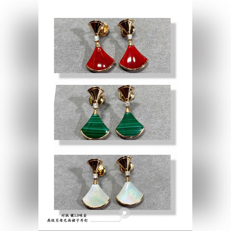 寶格麗 天然石 白貝扇形 貝殼裙子耳釘。又是一款讓人把持不住的耳釘，外形柔美純粹