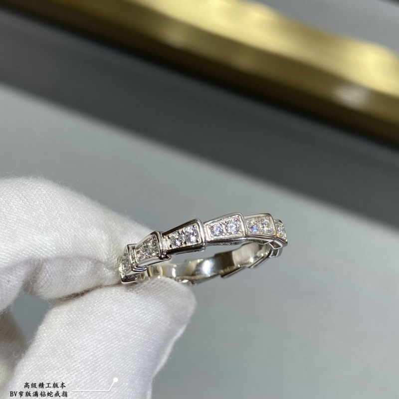 V金材質 1120160 （玫瑰金碼數：56789，白金碼數：5678）寶格麗高