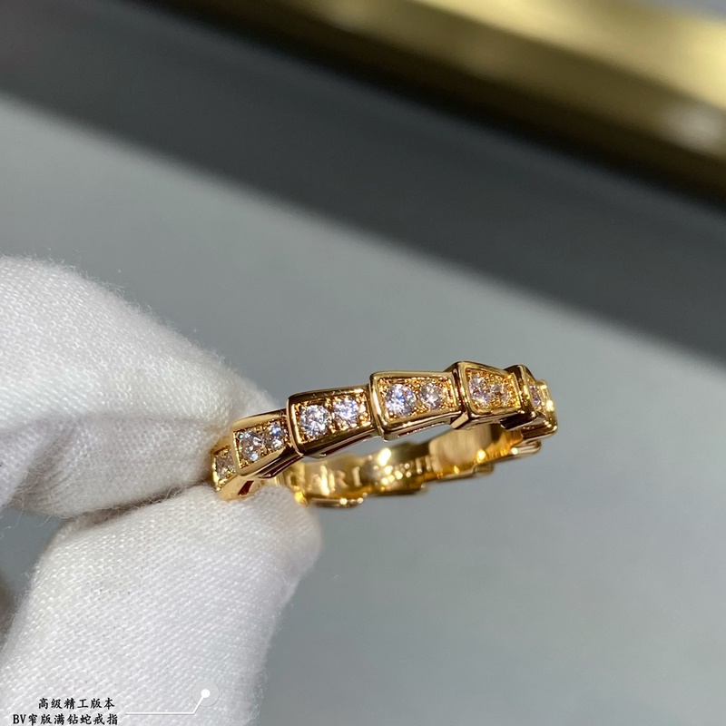 V金材質 1120160 （玫瑰金碼數：56789，白金碼數：5678）寶格麗高