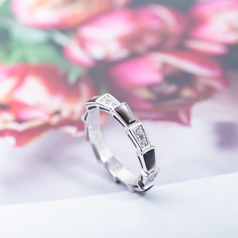 寶格麗 窄版灰貝母蛇戒指（窄版蛇戒指灰貝 尺寸678美號），頂級版