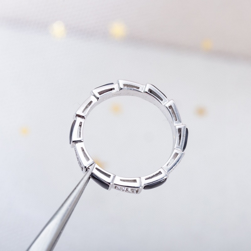 寶格麗 窄版灰貝母蛇戒指（窄版蛇戒指灰貝 尺寸678美號），頂級版