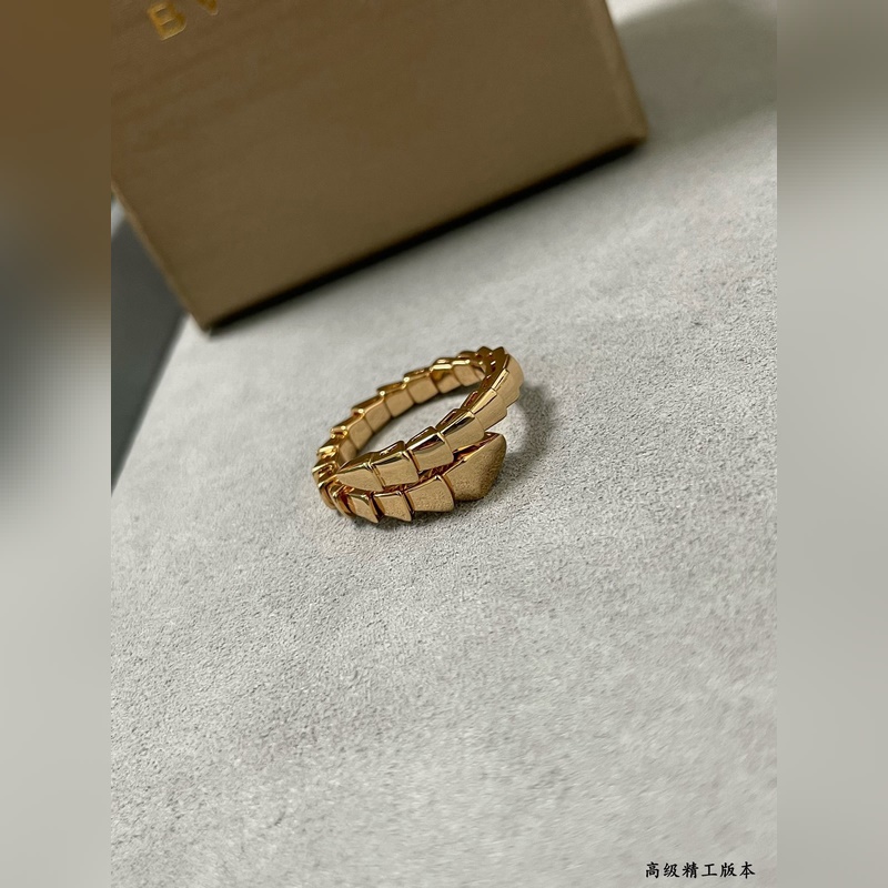 高級版。寶格麗窄版單圈光面細(xì)蛇戒指 ，真香系列... 實(shí)物簡單大方，價(jià)格美麗 做