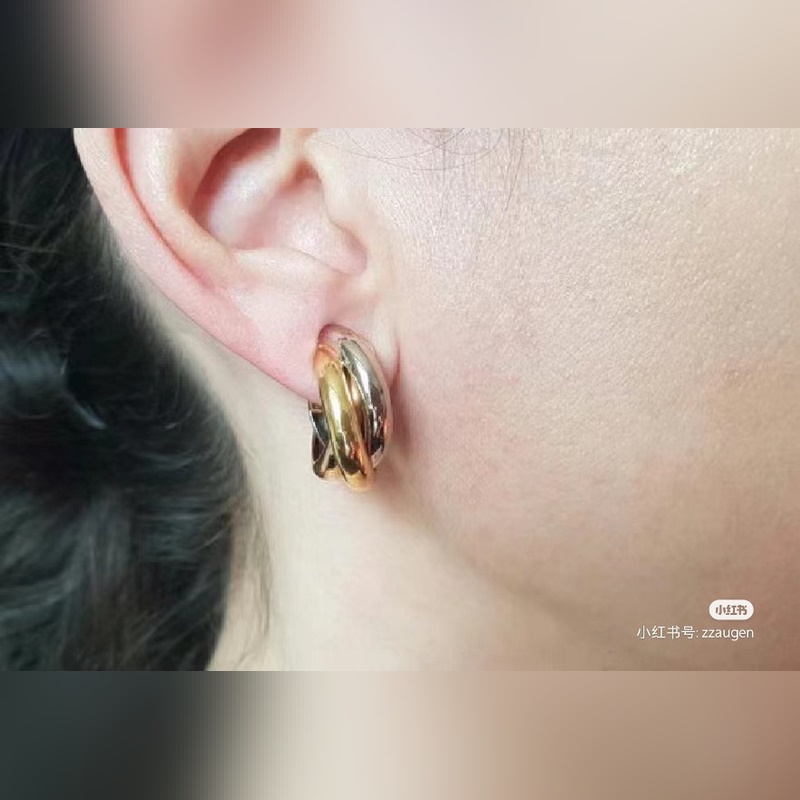卡地亞新版 圓環 交叉 三色 耳扣 耳環 最經典受歡迎的一款耳釘，永恒經典 近年