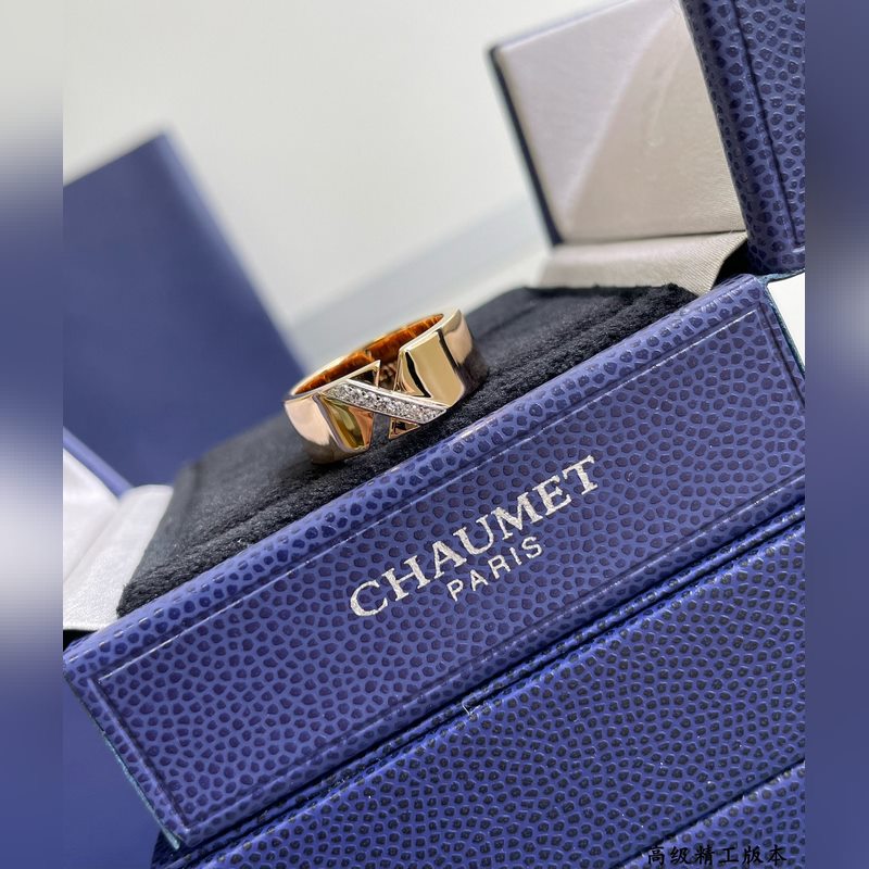 V金材質 2140220 碼數：678。尚美寬版光面X戒指 CHAUMET的緣系
