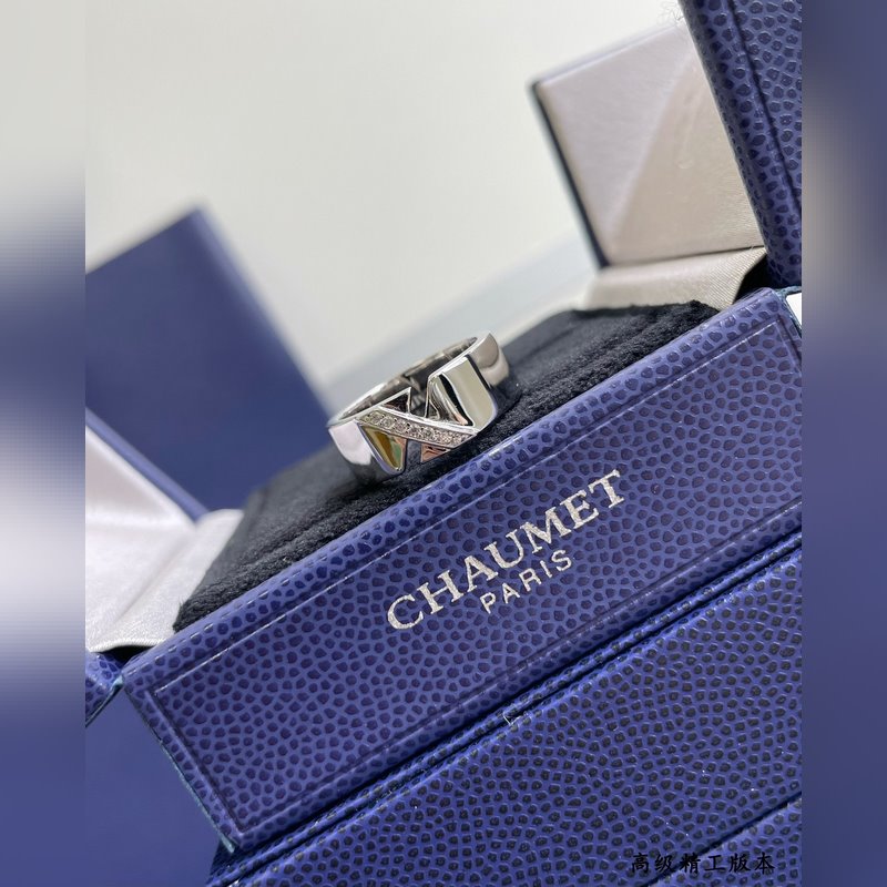 V金材質 2140220 碼數：678。尚美寬版光面X戒指 CHAUMET的緣系