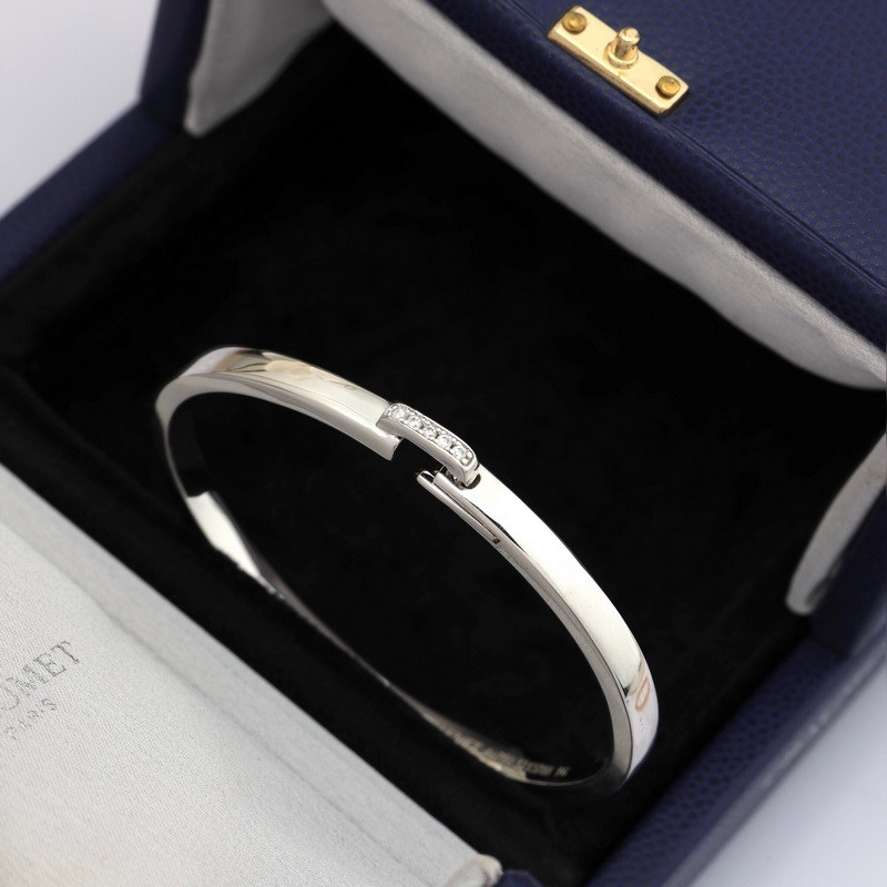 尚美手鐲  簡單演繹時尚之美 隨手拍就美的大贊 做工精緻 實(shí)拍 ，真實(shí)細(xì)節(jié)呈現(xiàn)